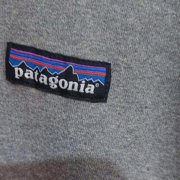 Patagonia Light Gray Crewneck Men's Sweater - Picture 2 of 5